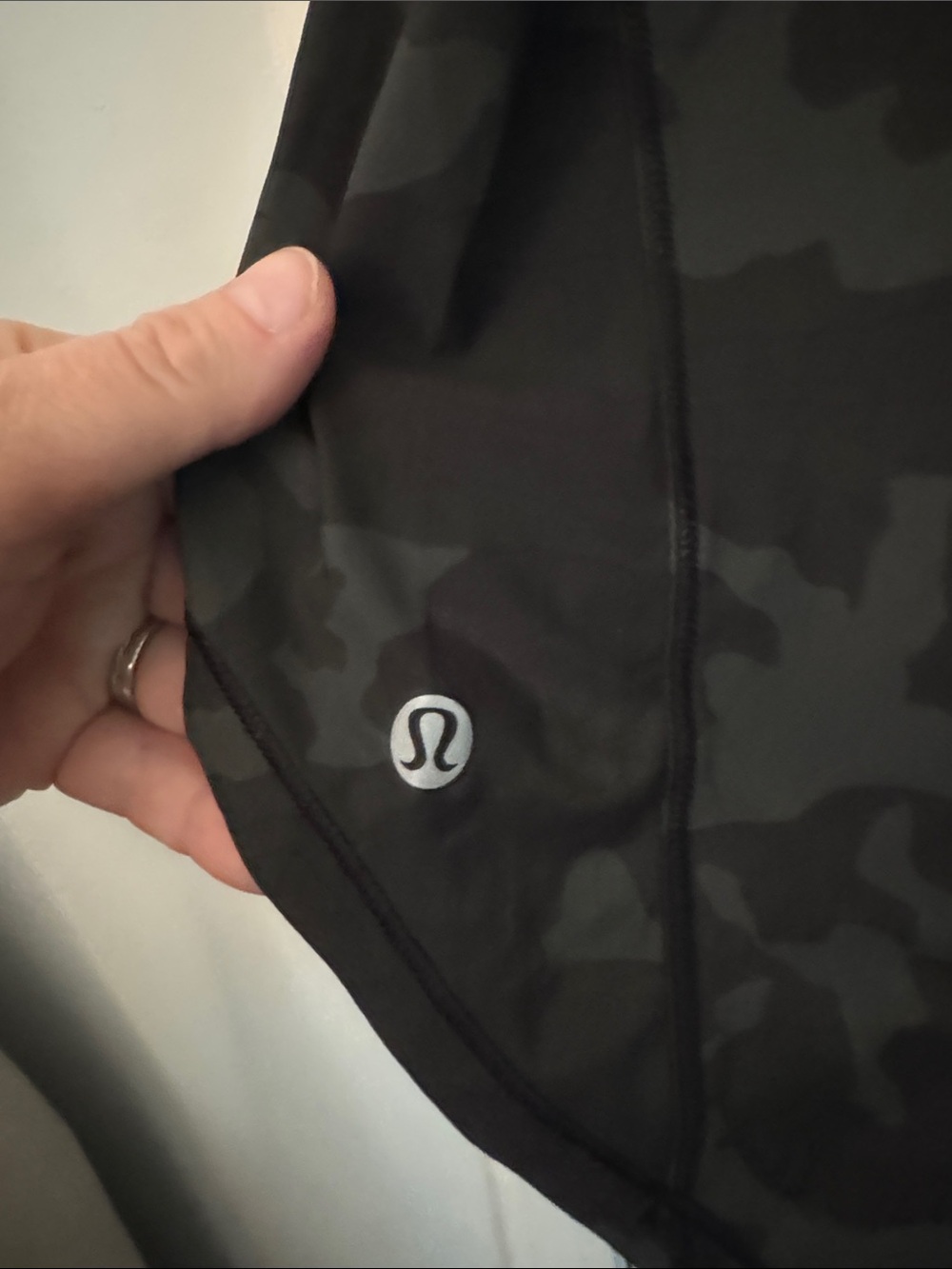 VGUC Lululemon Sculpt Tank Incognito Camo Multi Gator Green - Picture 8 of 8